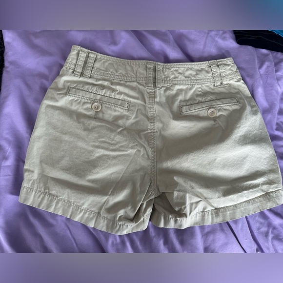 Khaki Banana Republic shorts size 0 - Picture 2 of 3